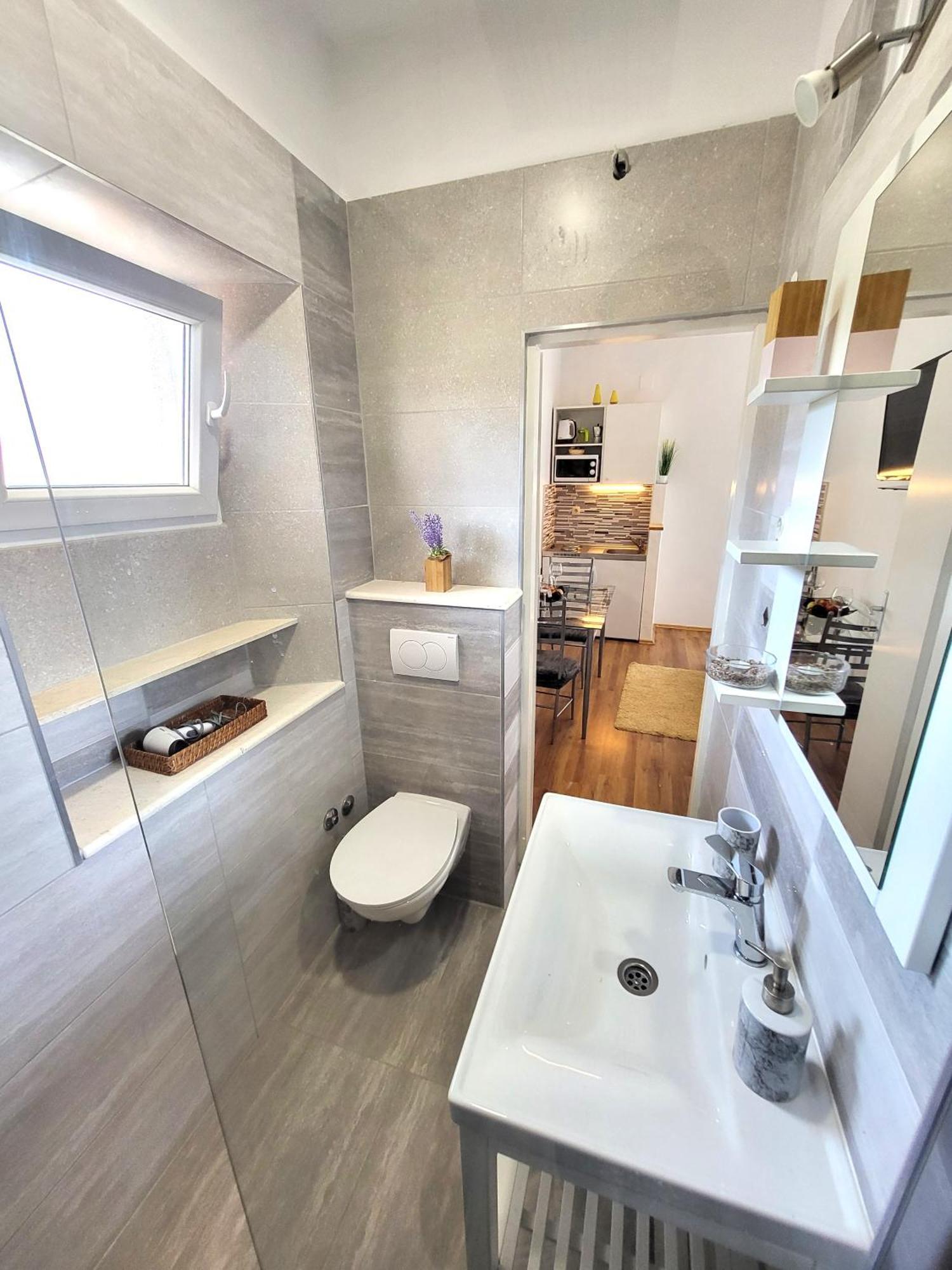 Apartments Vrisnik Йелса Екстериор снимка