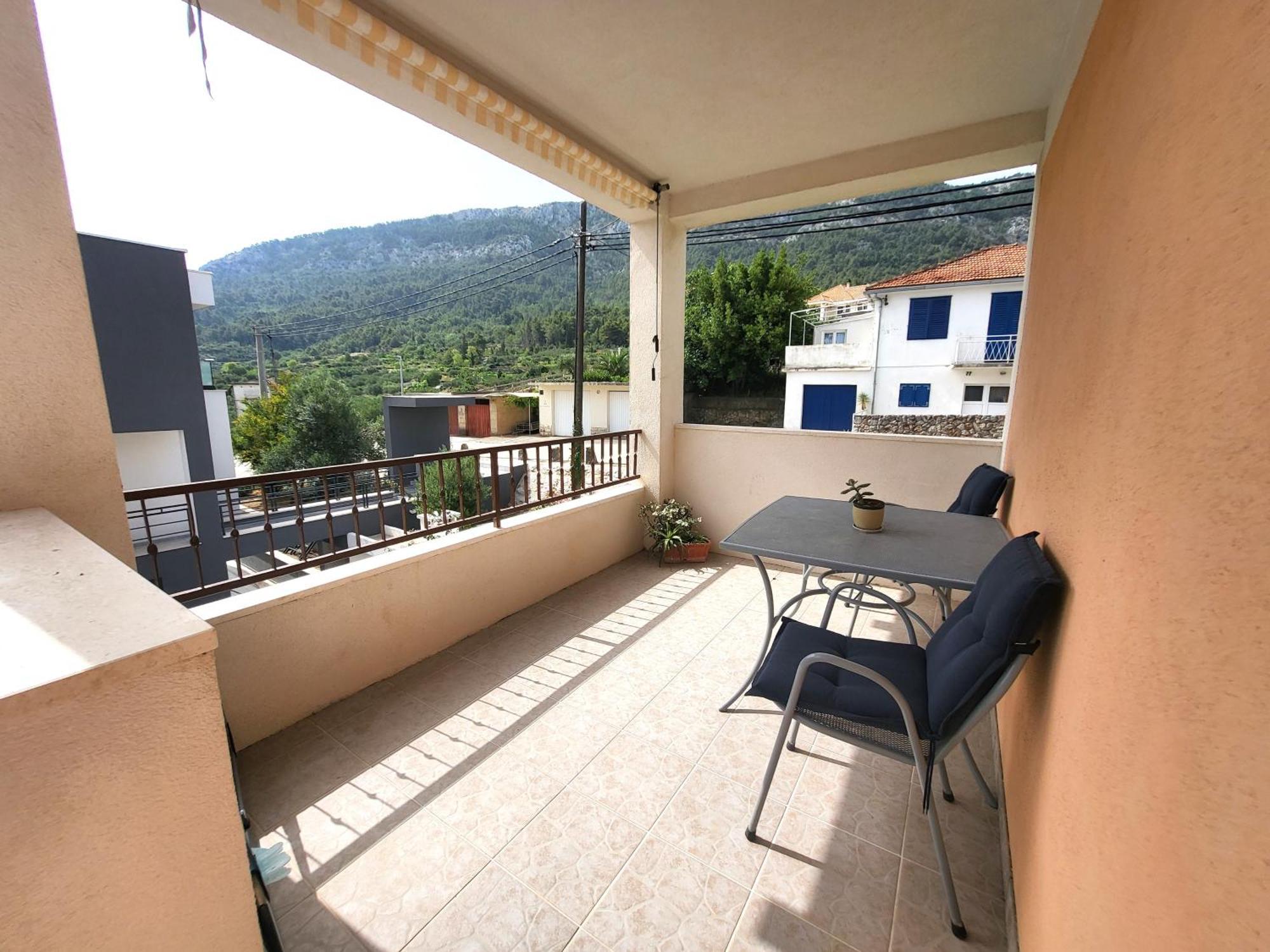 Apartments Vrisnik Йелса Екстериор снимка