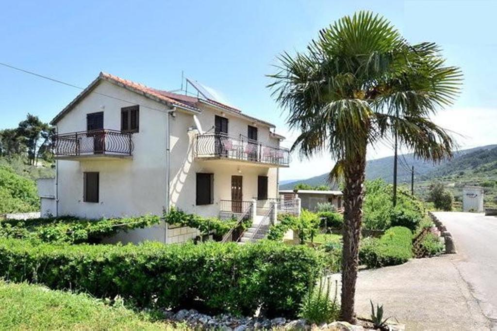 Apartments Vrisnik Йелса Екстериор снимка