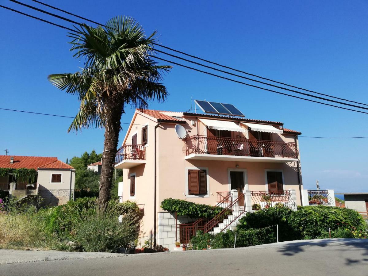 Apartments Vrisnik Йелса Екстериор снимка
